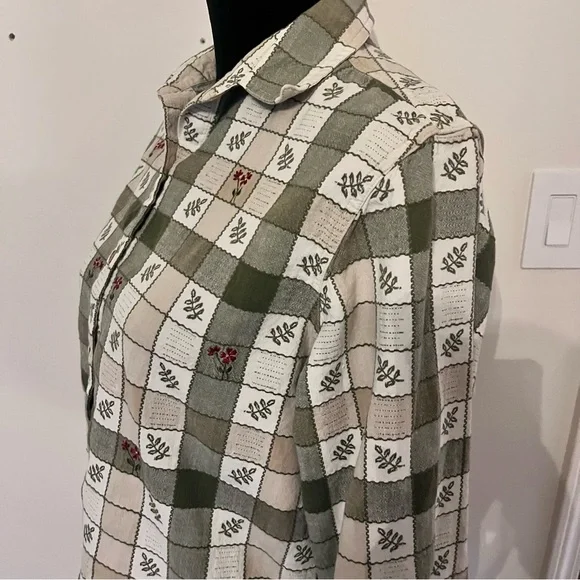CASEY & MAX Vintage Women's Shirt Size L 100% Cotton Floral Plaid Button Down - Picture 2 of 7